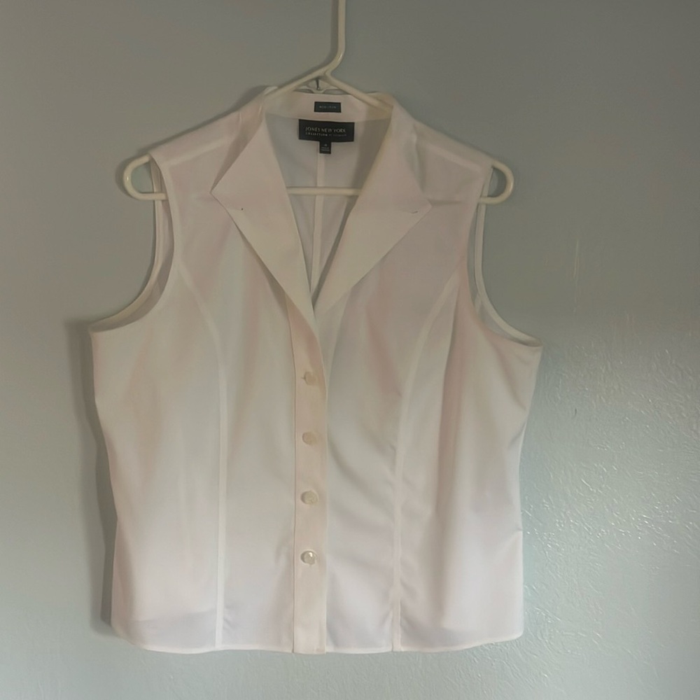 Sleeveless non iron shirt